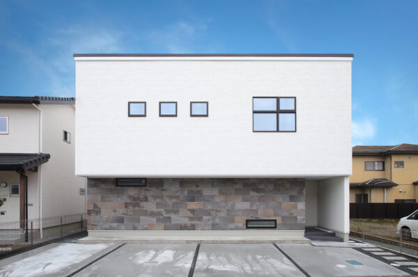 シンプルなボックス型のお家