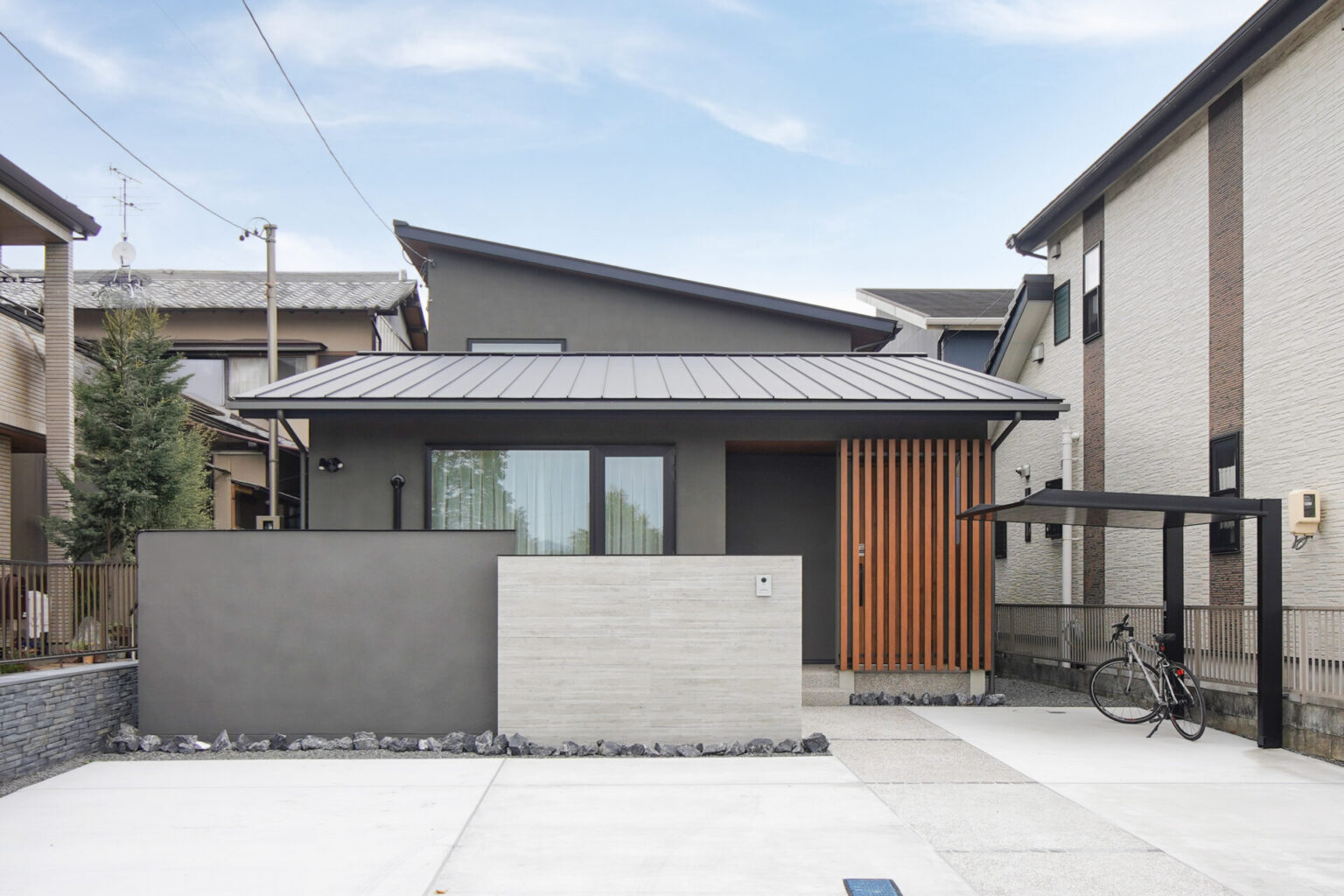 片流れ屋根とは?人気の理由やメリット・デメリットを解説 | 浜松市・静岡市の注文住宅|花みずき工房