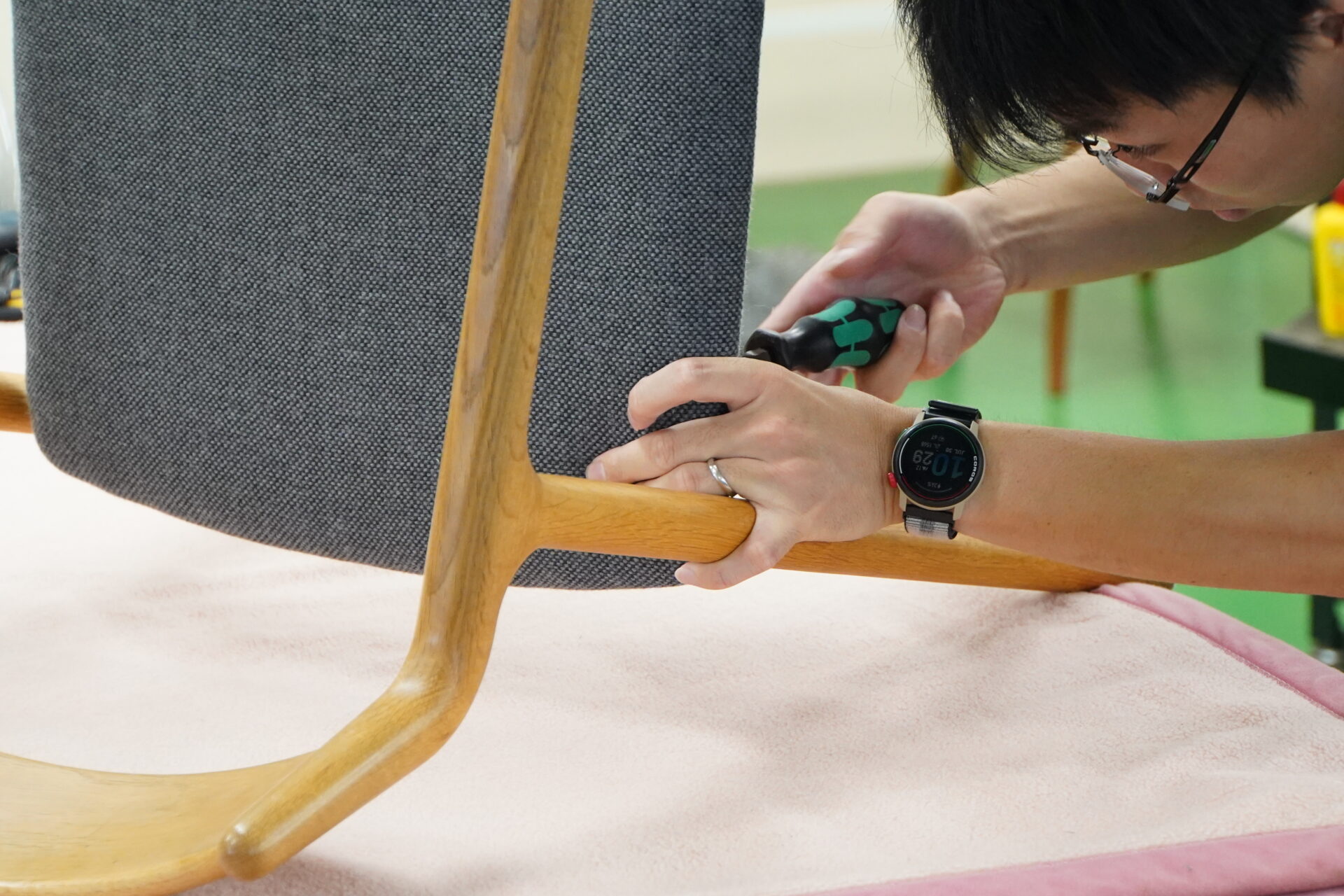 フレームに座面取り付け