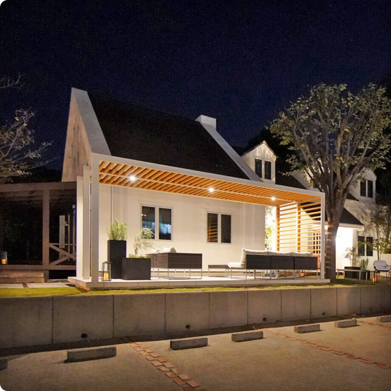 時を重ねても、美しく。しなやかに優しく、そっと寄り添う心地よさを。