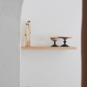 開口越しのキッチン空間