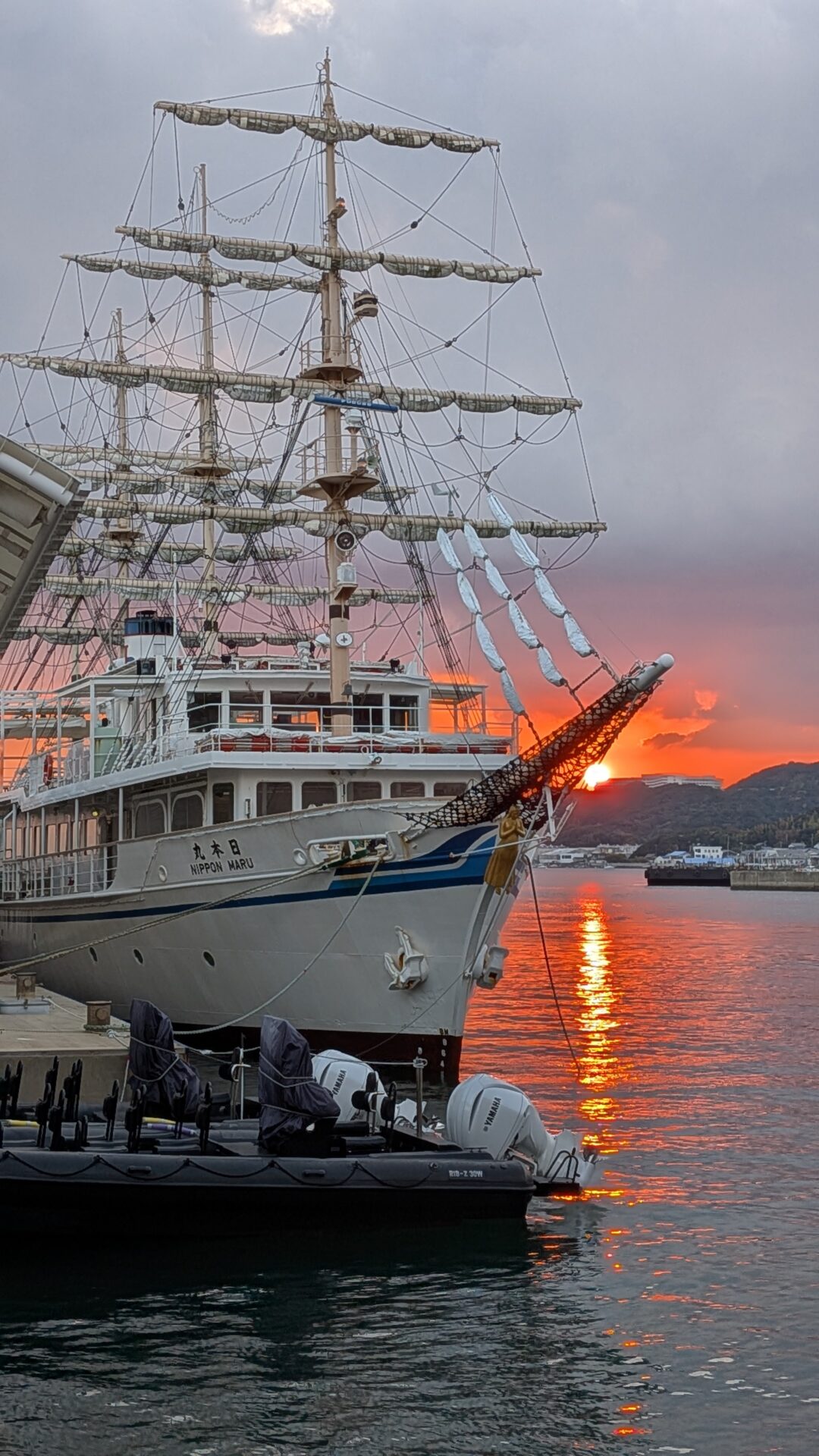 うずしおクルーズ日本丸