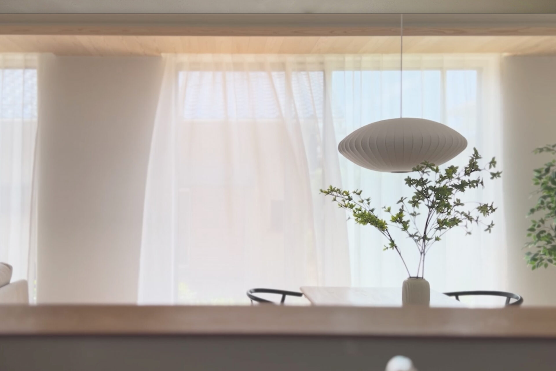 ミッドセンチュリー照明が、今も愛され続ける理由