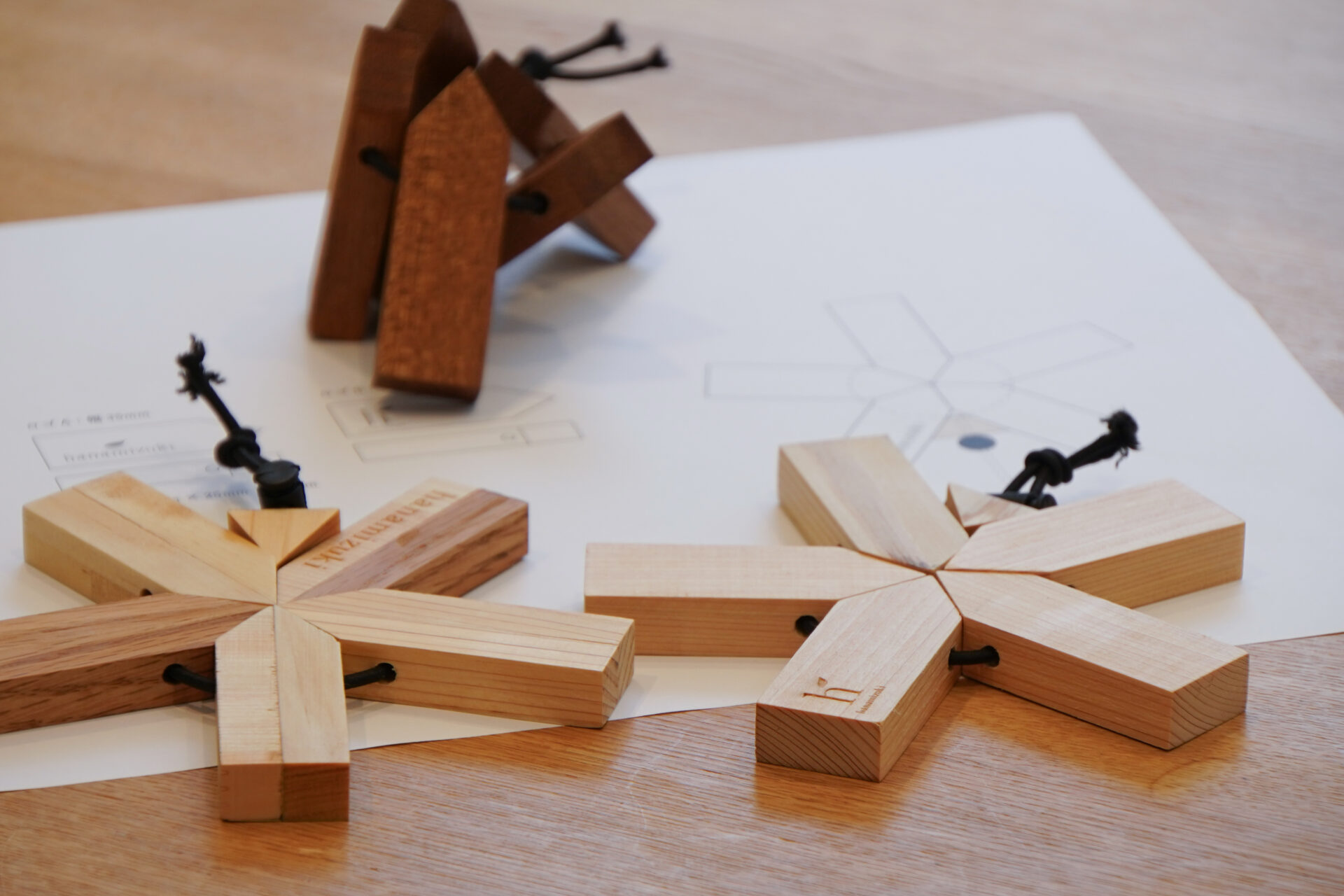 木工班の生徒さんと共創した、端材を活かしたノベルティ