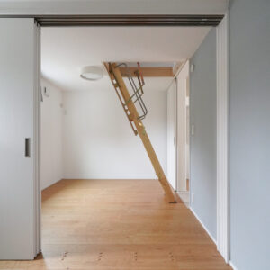 ご夫婦の寝室と子供部屋