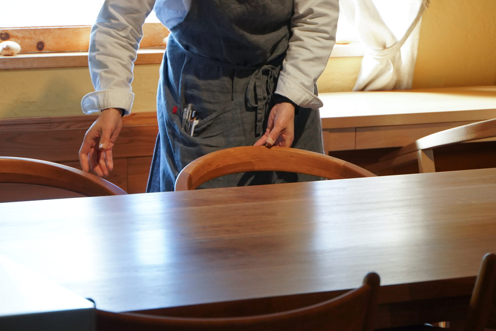 木の家には木の家具を 、無垢の家具が叶える豊かな暮らし