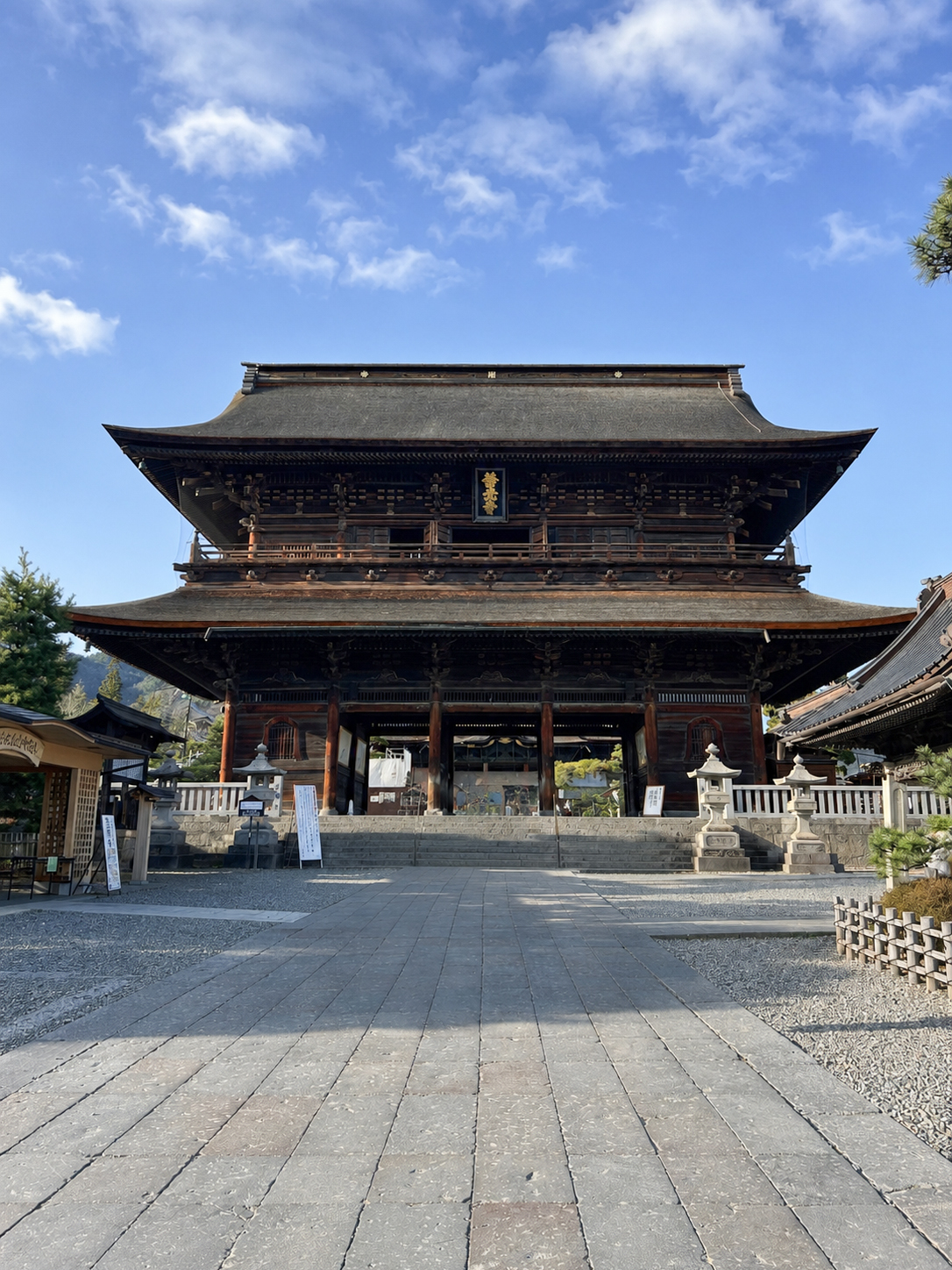 善光寺の外観