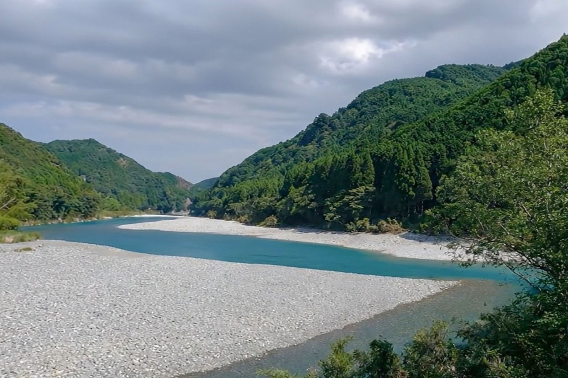 天竜ヒノキの柱が支える、永く安心して暮らせる家